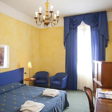 Отель Ristorante Ala D'oro 4*